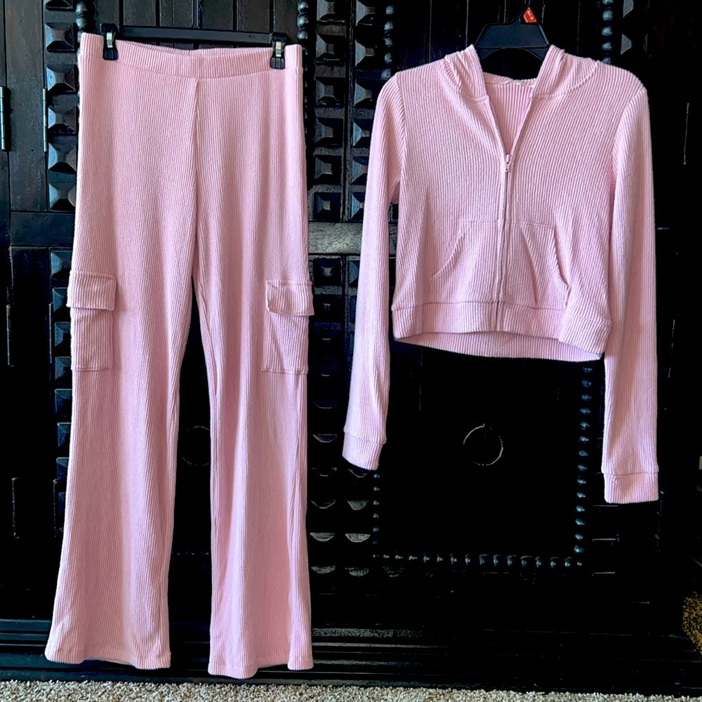 NWT Y2K Set Baby Pink Ribbed Cargo Flare Pants & Cropped Zip Hoodie 2 Piece Set - Picture 2 of 3